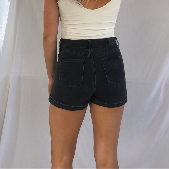 black mom shorts american eagle